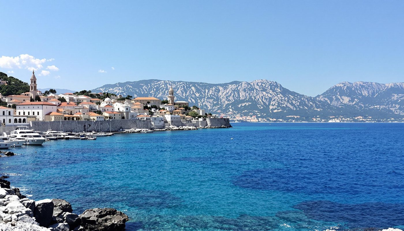 Paysages du Monténégro avec mer et montagnes, Centre historique de Kotor au Monténégro